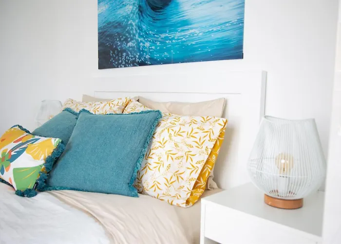 Presente Haven Walk To Ribeira D'ilhas, Reserve And Town Of Ribamar Apartamento