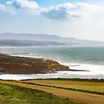 Appartement Presente Haven Walk To Ribeira D'ilhas, Reserve And Town Of Ribamar *